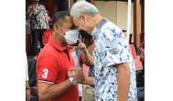  Foto Adu Jidat dengan Rudy Diartikan Aneh-aneh, Ganjar: Buat Kami Berdua Biasa Saja Tapi Lucu