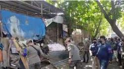 12 Lapak PKL Dibongkar karena Diduga Jadi Lokasi Pesta Miras