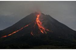 4 Gunung Api di Indonesia Berstatus Siaga, Bromo hingga Anak Krakatau Waspada