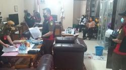 Tim Penyidik Kejaksaaan Geledah Ruang Kerja Sekda Seram Bagian Barat