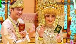 Ria Ricis dan Teuku Ryan Kelelahan Usai Akad Nikah, Oki Setiana Dewi: Keberatan Hiasan Kepala