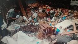 Sampah Kota Bandung Semakin Menggunung, Berserakan hingga Bahu Jalan<