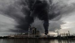 Upaya Pemadam Kebakaran Kilang Pertamina Cilacap