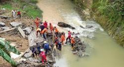 Talut Rumah di Pinggir Sungai Roboh, Pekerja Bangunan Tewas Tertimbun Material 