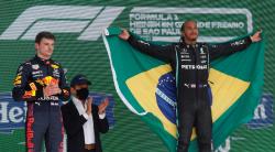 Hamilton Juara F1 GP Brasil 2021 usai Duel Sengit Vs Verstappen: Ini Baru Kejuaraan Dunia 