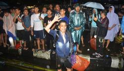 Menginap di Trotoar UNHCR, Pencari Suaka Ditertibkan Petugas