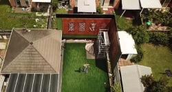 Pria Ini Bangun Pagar Setinggi 5,6 Meter, Halangi Sinar Matahari ke Tetangga Sekitar