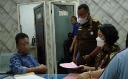 Dugaan Korupsi Dana BOS, Mantan Kepsek SMA Negeri 8 Medan Ditahan<