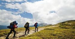Mendaki Gunung Ternyata Bermanfaat untuk Kesehatan, Apa Saja?