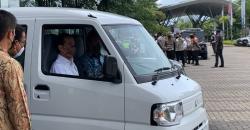 Kunjungi GIIAS 2021, Presiden Jokowi Jajal Mobil Listrik Mungil Mitsubishi