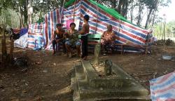 Puluhan Korban Banjir Sintang Mengungsi di Hutan, Butuh Bantuan Air Bersih-Sembako