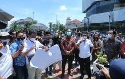 Temui Pendemo Aksi Kamisan di Semarang, Moeldoko: Pemerintah Tidak Antikritik