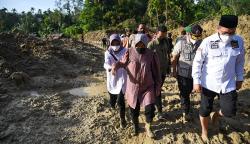 Mensos Tri Rismaharini Kunjungi Lokasi Tanah Longsor Sibolangit