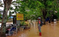 Warga Bantaran Sungai Kota Barabai Kembali Siaga, Air Tiba-Tiba Naik