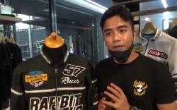 Outlet Jaket Jokowi saat Naik Motor di Sirkuit Mandalika Semakin Laris Manis