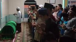 Korban Penyiraman Air Keras di Cianjur Dimakamkan, Keluarga Minta Pelaku Dihukum Mati<