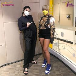 Hadir di V Radio, Dira Sugandi Mengenang Masa Lalu Lewat Single Terbaru Back In Time