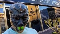  Demi Mirip Alien, Pria Ini Rela Potong Hidung dan Telinganya  