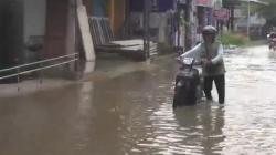 Sungai Kemiri Meluap, Belasan Desa di Tegal Kebanjiran  