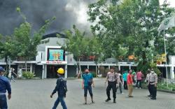 Begini Kepanikan Karyawan saat Pabrik Dua Kelinci Pati Terbakar