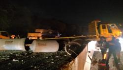 Tronton Tabrak Pembatas Jalan Tol Cipularang Purwakarta, 1 Tewas<