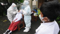Swab Test PCR Pelajar Solo untuk Antisipasi Penyebaran Covid-19