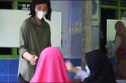  Polwan Cantik Ini Rela Jadi Guru Les Gratis di Pelosok Bukit Menoreh