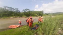 Kakek Arwa Tewas Terseret Arus Sungai Seuma Kuningan saat Bersihkan Badan<