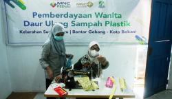 MNC Peduli dan MNC Sekuritas Ajak Ibu-Ibu PKK Olah Sampah Plastik