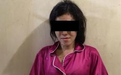 Gegara Narkoba Suami, Ibu Muda Cantik Diamankan Polisi Masih Pakai Daster<