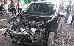 Mobil Ringsek Tertabrak KA di Perlintasan Tanpa Palang Pintu, Warga Banyumas Ini Selamat