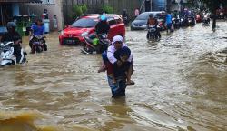 Tanggul Sungai Dawe Kudus Jebol, Ratusan Rumah Terendam Banjir