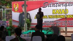 Kunjungi Almamater SMP Kartika XIX Bandung, KSAD: Nurut Sama Guru, Nanti Jadi Jenderal<