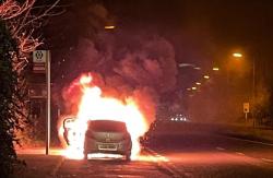 Mobil Meledak, Ibu Berhasil Selamatkan Anak di Detik-Detik Terakhir