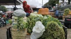 Harga Sayur di Pasar Lereng Gunung Merapi Merangkak Naik Jelang Nataru 