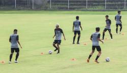 Tim Indonesia Allstars U-20 Latihan Jelang International Youth Championship 2021