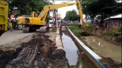 Pengusaha Galian C Turun Tangan Bantu Pengerukan Sungai Aji di Kendal 