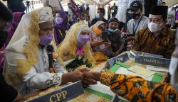 Belasan Pasangan Disabilitas Ikuti Nikah Massal