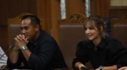 Hadir di Sidang Kasus Narkoba Perdana, Gaya Rambut Baru Nia Ramadhani Curi Perhatian