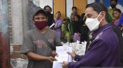 Korban Banjir Luapan Air Danau Limboto Dapat Bantuan 25 Kubik Papan 