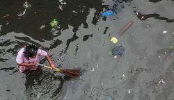 Banjir Rob Rendam Permukiman Lodan Raya, Mayoritas Warga Pilih Bertahan di Rumah