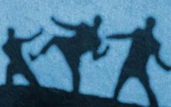 Pesisir Selatan Gempar, Pria Beristri Diamuk Warga Sembunyi di Kolong Tempat Tidur Janda