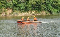 Keasyikan Mancing, Seorang Ayah Tak Sadar 3 Anaknya Hanyut di Sungai
