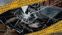 Truk Oleng Tabrak Pohon di Cipatat KBB, Sopir Terjepit dan Luka Parah<