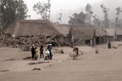 Kemenkominfo Percepat Perbaikan Jaringan Komunikasi Pascaerupsi Gunung Semeru 