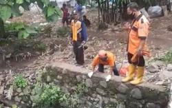 Mojokerto Geger, Bocah 3 Tahun Hilang Misterius saat Mandi Hujan Depan Rumah