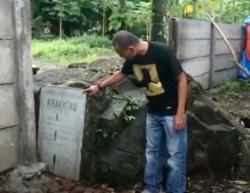 Nasib Batu Prasasti Letusan Gunung Krakatau, Tak Terawat Kini Jadi Pondasi Bangunan<