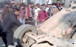 Massa Bakar Manajer Pabrik Hidup-Hidup karena Hasutan 2 Buruh Pemalas 