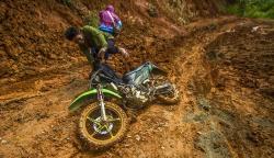 Pemerintah Daerah Dinilai Lamban Tangani Jalan Longsor di Hulu Sungai Tengah