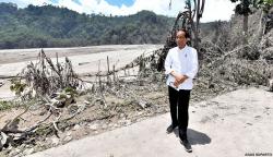 Presiden Jokowi Cek Dampak Letusan Gunung Semeru